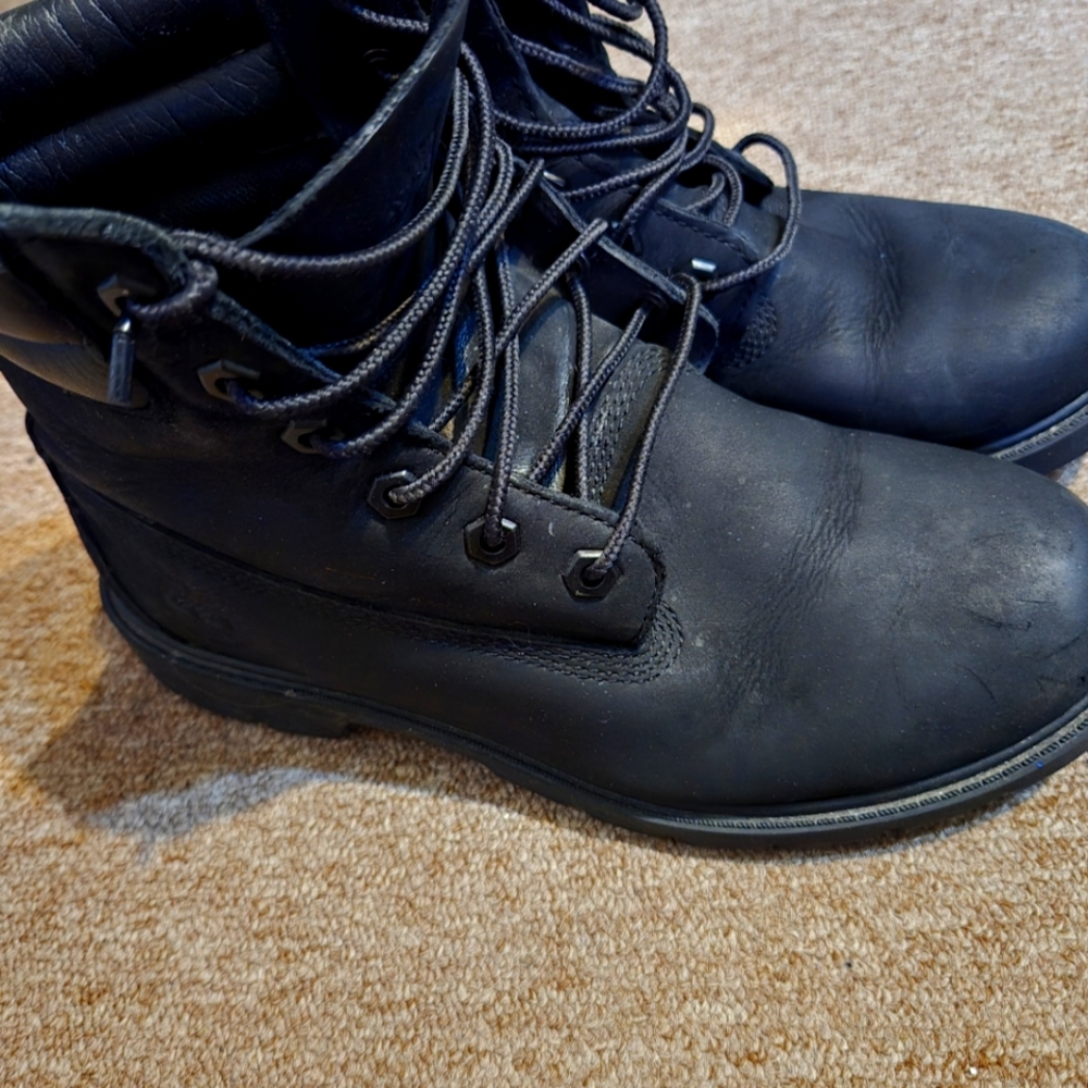 Black timberland woman's 8